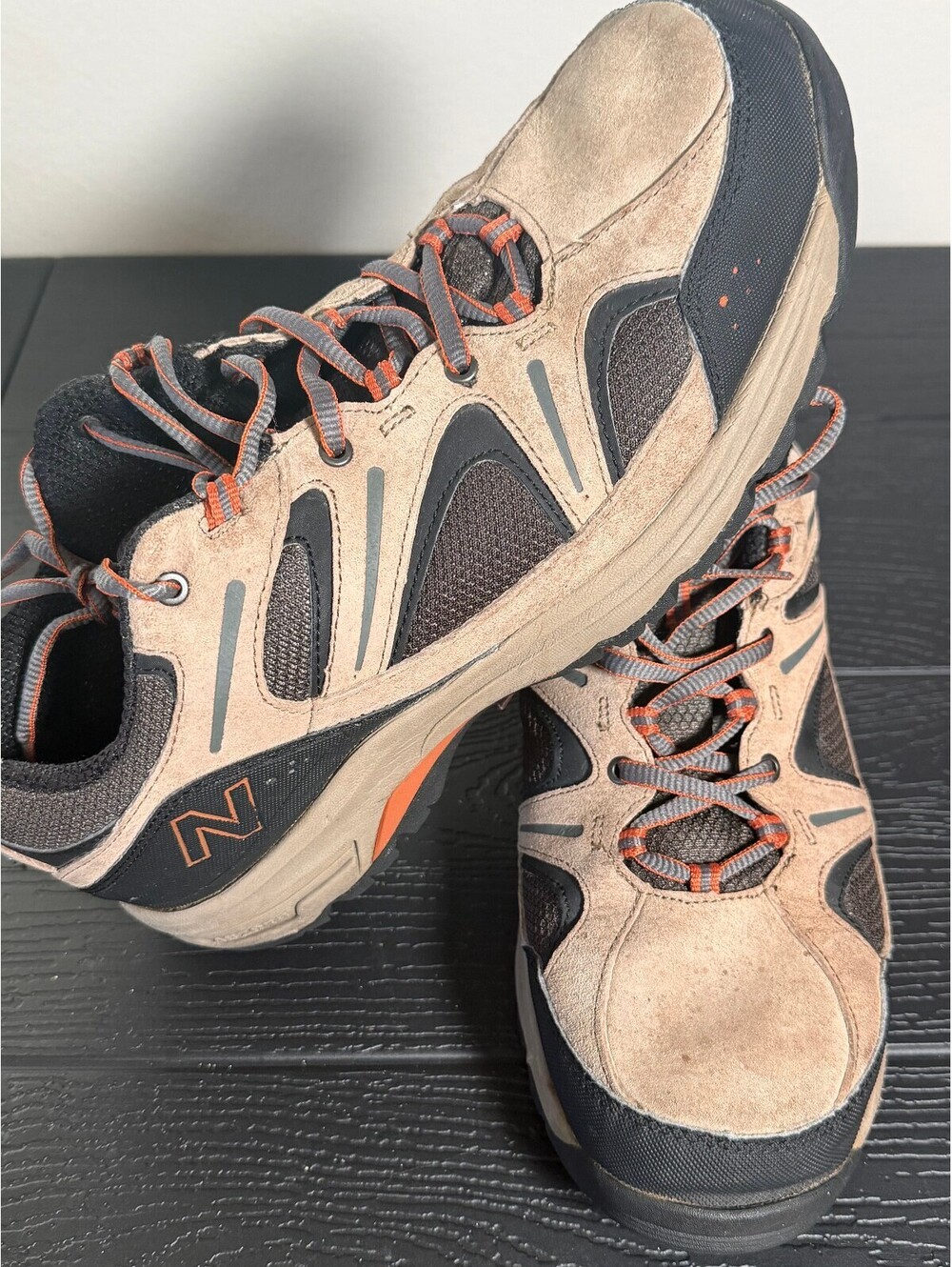 New Balance Men's Hiking Shoes Beige and Black Size 10